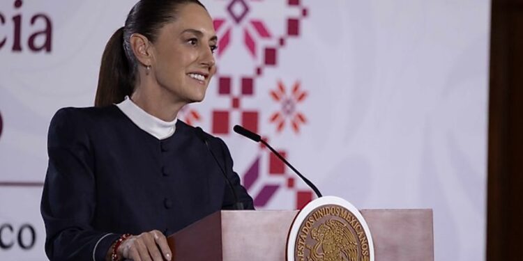 Presidenta va por candado a la doble nacionalidad para gobernar México