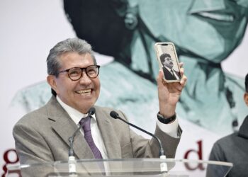 Monreal frena prisas por doble nacionalidad: exige analizar reforma con cuidado