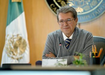 Monreal llama a cerrar filas con Sheinbaum ante presiones del exterior