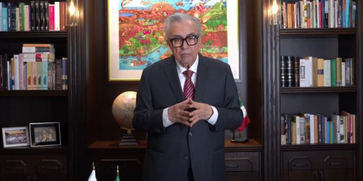 Rocha Moya regresa al gobierno de Sinaloa tras tres meses de licencia