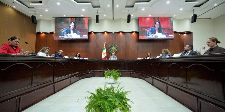 Rocha vuelve a pedir licencia y deja en vilo la gubernatura de Sinaloa
