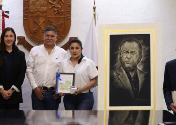 San Pedro recibe retrato de Mauricio Fernández desde Guerrero