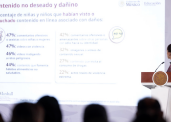 Sheinbaum consultará a maestros sobre uso de celulares en escuelas