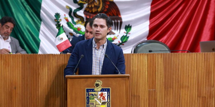 Piden blindar escuelas de Nuevo León contra robos