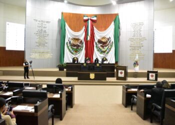 Congreso endurece castigo a escuelas que ofrezcan estudios sin validez oficial