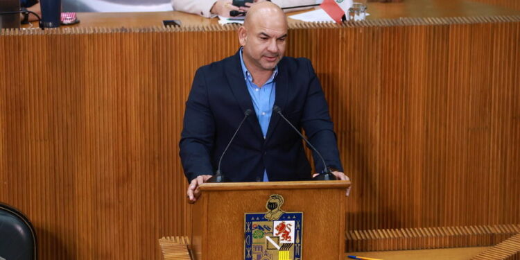 Congreso exige investigar alza de tarifas de Agua y Drenaje