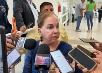 Mercedes Guillén cuestiona urgencia de regular doble nacionalidad