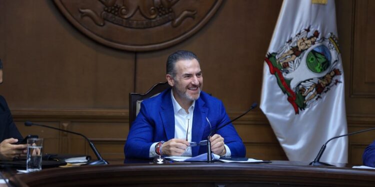 Monterrey borra recargos y multas a contribuyentes morosos