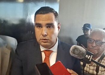 Roberto Lee acusa turbulencia política y pide elecciones apegadas a la ley