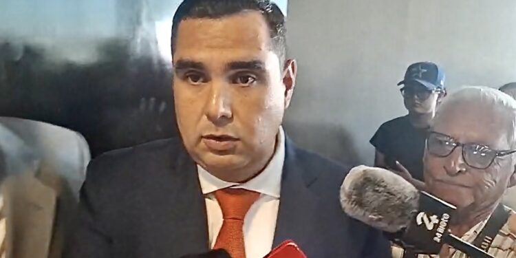 Roberto Lee acusa turbulencia política y pide elecciones apegadas a la ley