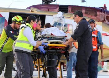 Trasladan a paciente de Matamoros en ambulancia aérea al Hospital Regional de Alta Especialidad
