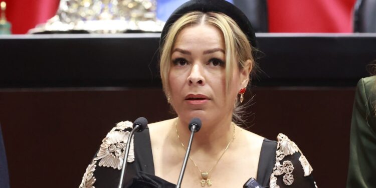 Buscan castigar el despojo de tarjetas de pensiones