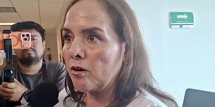 Piden regular, no prohibir, uso de celulares en escuelas