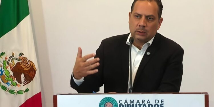 Carvajal alerta por empleos desplazados por la Inteligencia Artificial