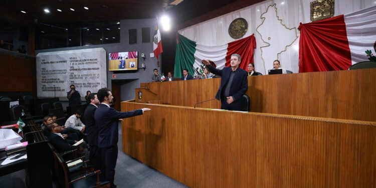 Congreso de Nuevo León revisa Metro, transporte y obras viales