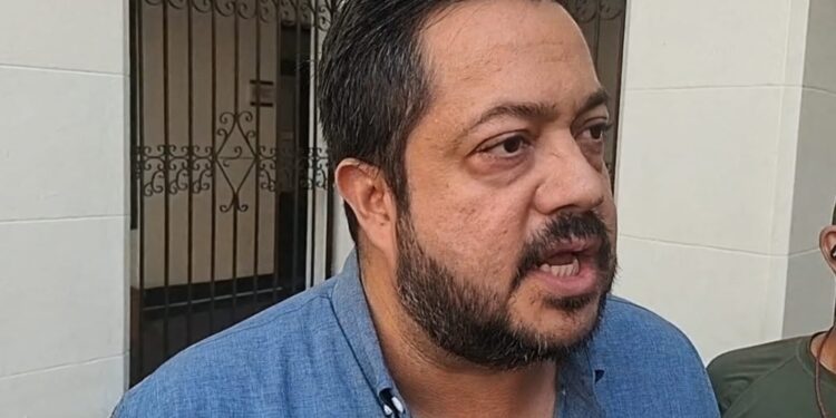 Rómulo Pérez se registra para buscar la coordinación de Morena en Victoria